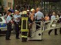 2 Denkmalkletterer hielten Feuerwehr und Polizei in Trapp Koeln Heumarkt P200